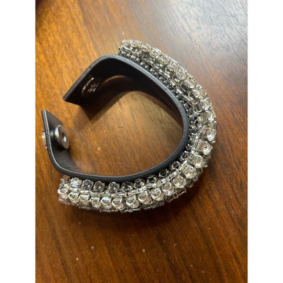 GIVENCHY Logo Eyelet Silk Twill Scarf In Red 26x27 with ring - Picture 9 of 16